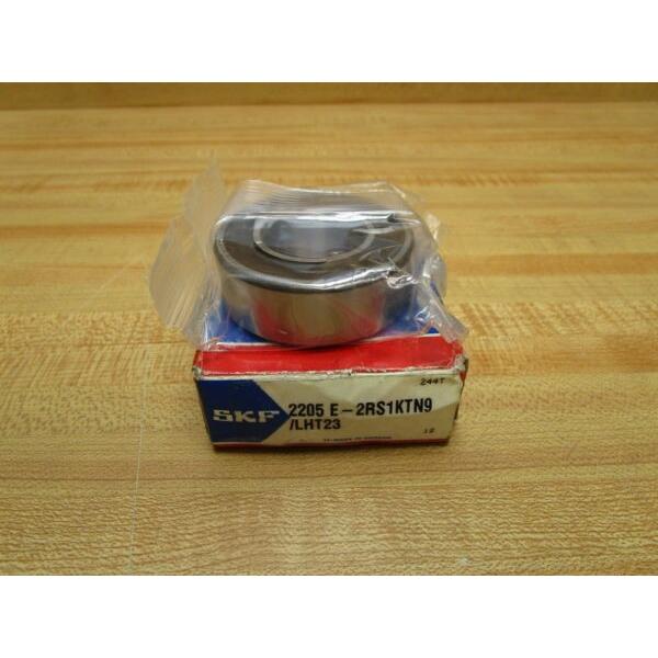 NEW SKF RUBBER SEALED BALL BEARING 2205 E-2RS1KTN9/LHT23 2205 E-2RS1KTN9 #1 image